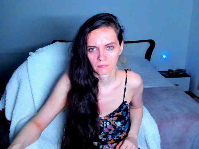 SexQueen11 webcam
