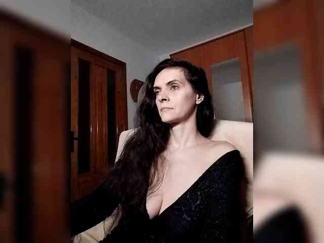 SexQueen11 webcam