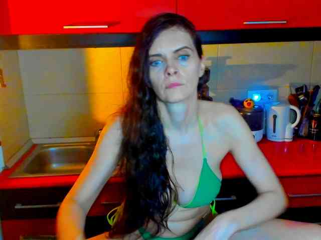 SexQueen11 webcam
