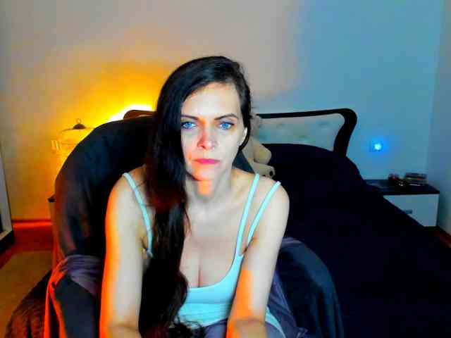 SexQueen11 webcam