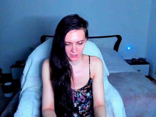 SexQueen11 webcam