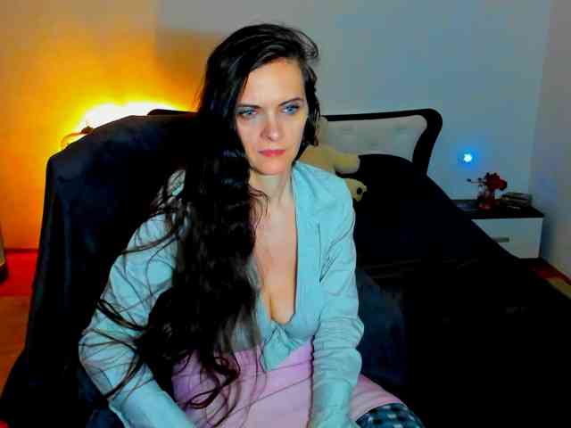 SexQueen11 webcam