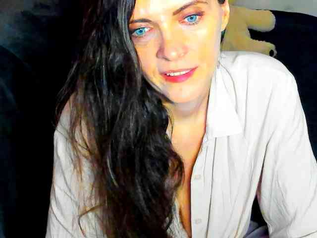 SexQueen11 webcam