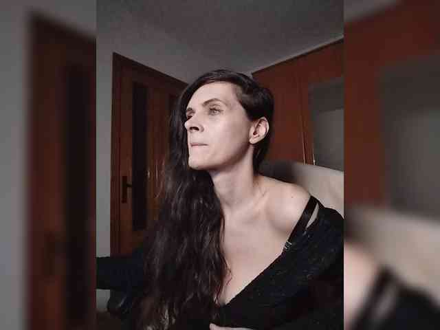 SexQueen11 webcam