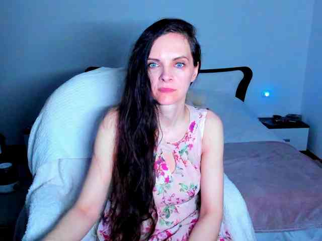 SexQueen11 webcam