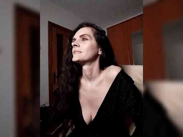 SexQueen11 webcam