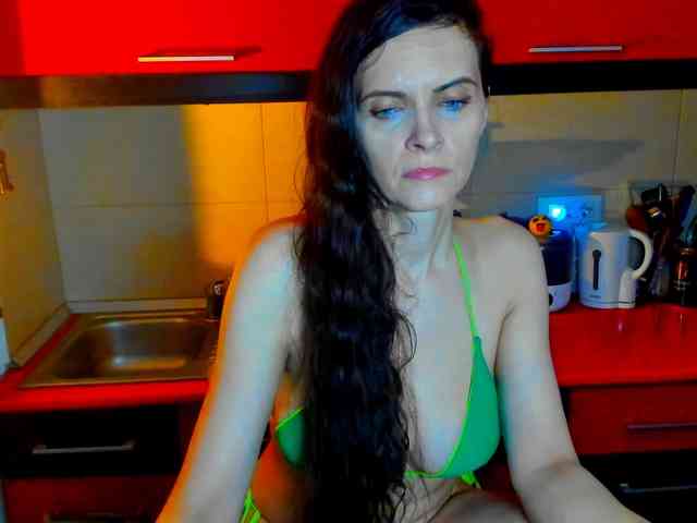 SexQueen11 webcam