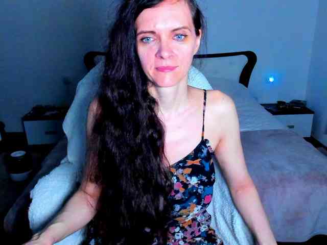 SexQueen11 webcam