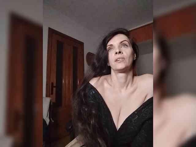 SexQueen11 webcam