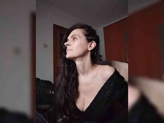 SexQueen11 webcam