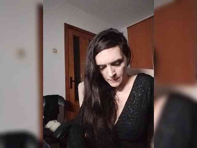 SexQueen11 webcam
