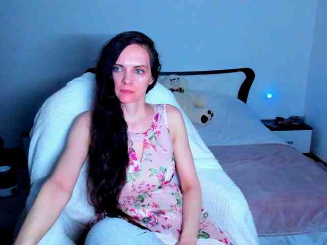 SexQueen11 webcam
