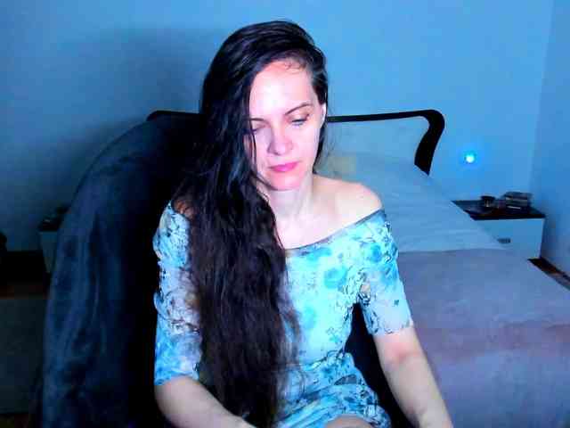 SexQueen11 webcam