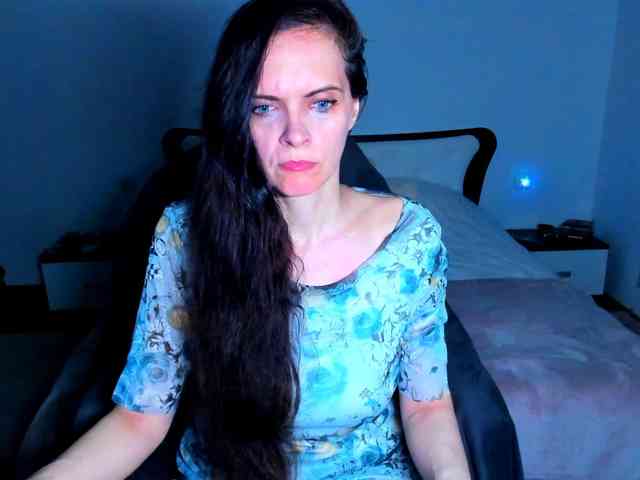 SexQueen11 webcam