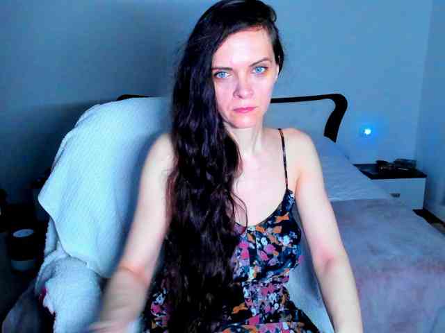 SexQueen11 webcam