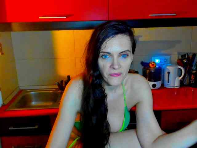 SexQueen11 webcam