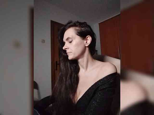 SexQueen11 webcam