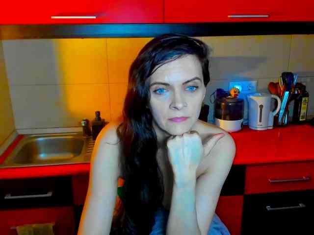 SexQueen11 webcam