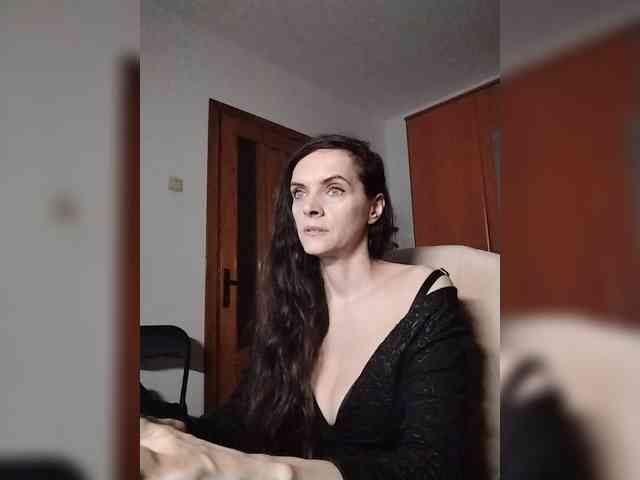 SexQueen11 webcam