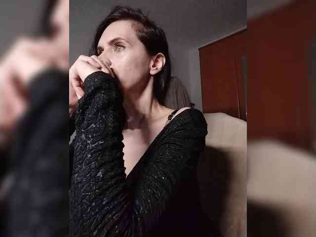 SexQueen11 webcam