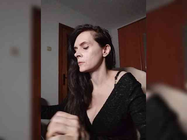 SexQueen11 webcam