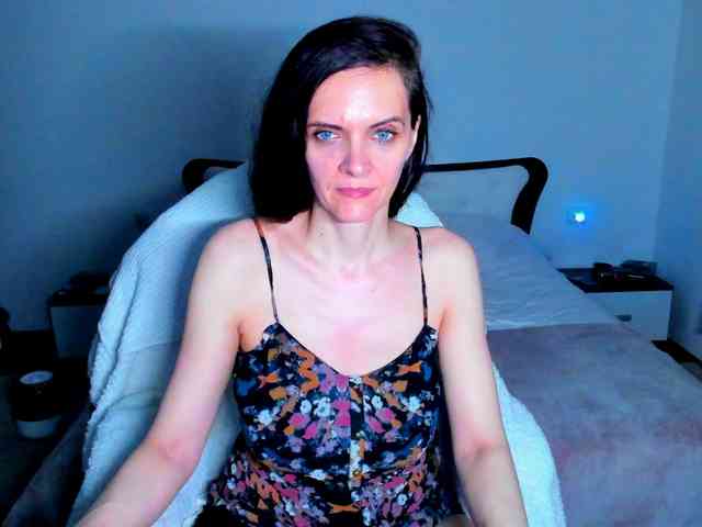 sexqueen11's live room