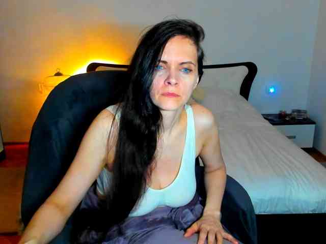 SexQueen11 webcam