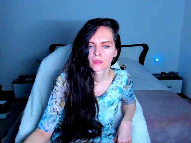 SexQueen11 webcam