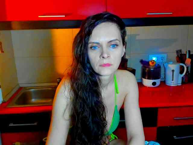 SexQueen11 webcam