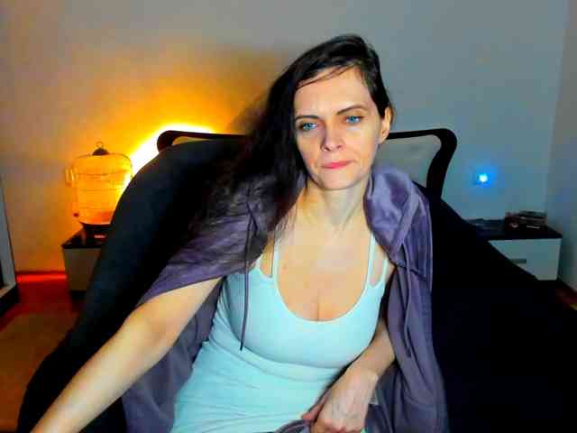 SexQueen11 webcam