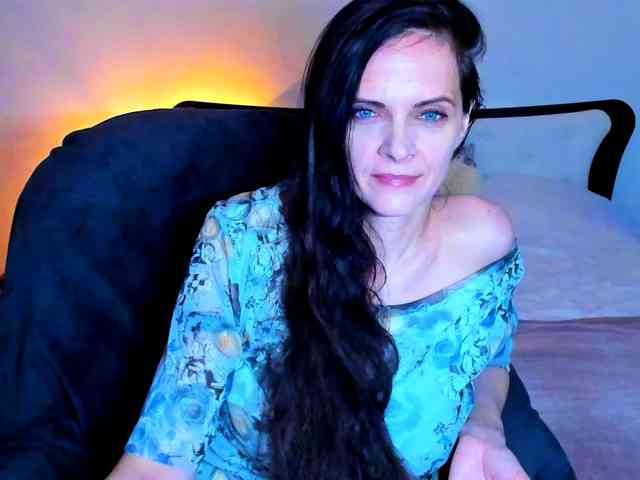 SexQueen11 webcam