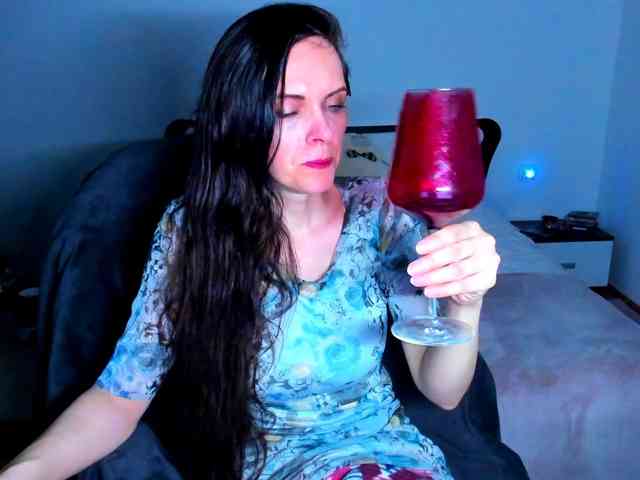 SexQueen11 webcam
