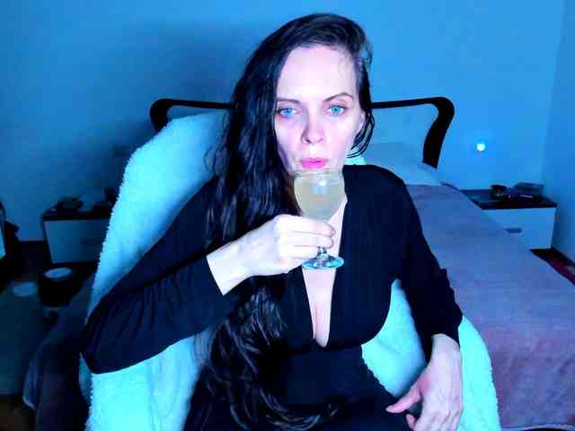 SexQueen11 webcam