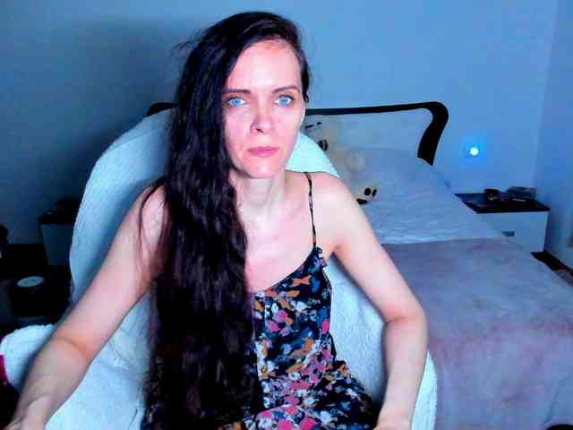 SexQueen11 webcam
