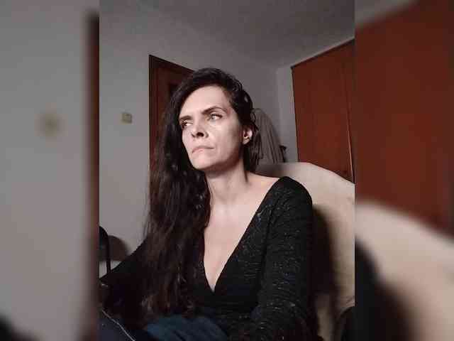 SexQueen11 webcam