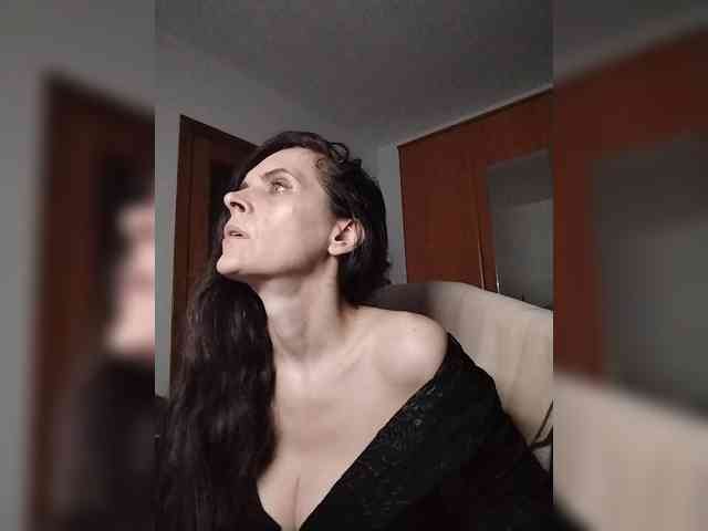 SexQueen11 webcam