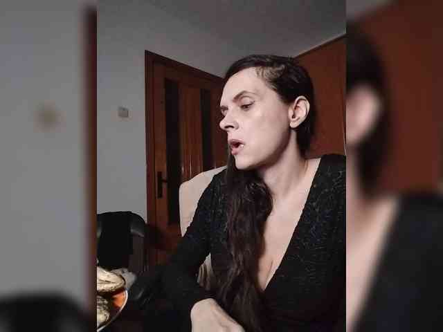 SexQueen11 webcam