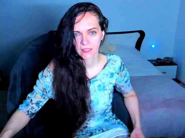 SexQueen11 webcam