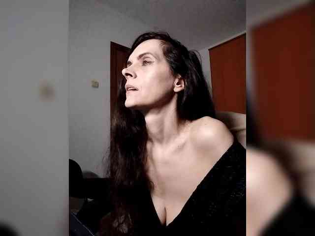 SexQueen11 webcam