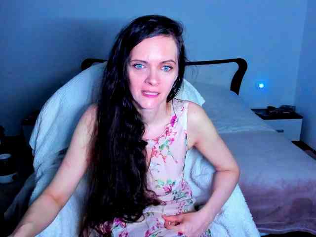 SexQueen11 webcam