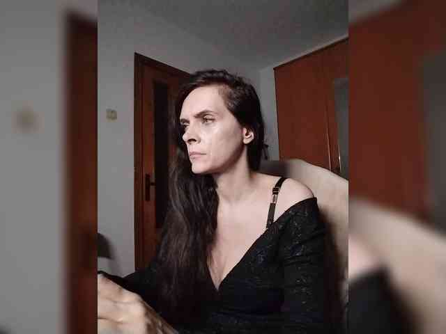 SexQueen11 webcam