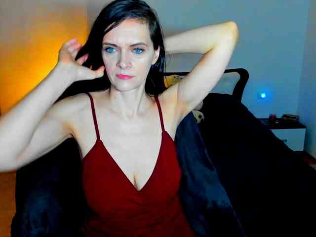 SexQueen11 webcam