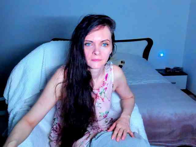 SexQueen11 webcam