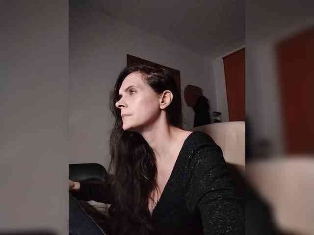 SexQueen11 webcam
