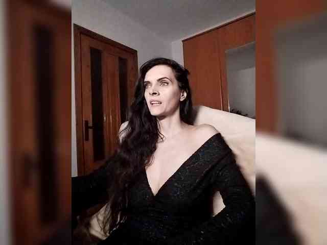 SexQueen11 webcam