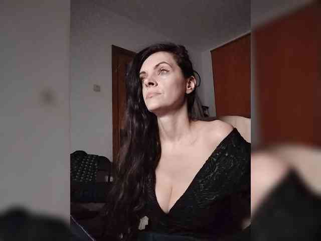 SexQueen11 webcam