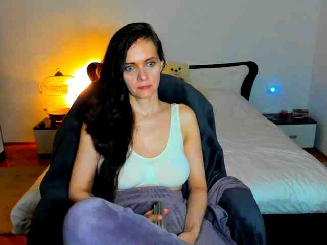 SexQueen11 webcam