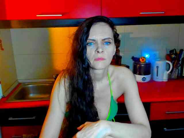 SexQueen11 webcam