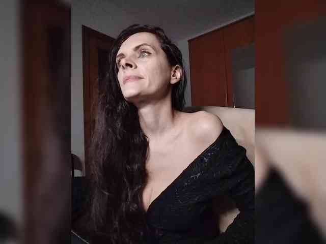 SexQueen11 webcam