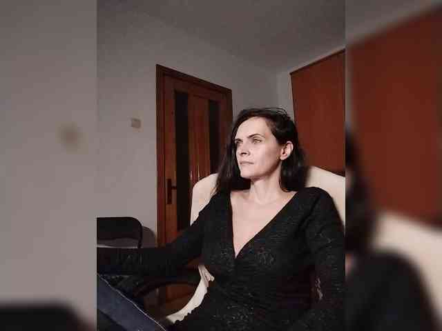 SexQueen11 webcam